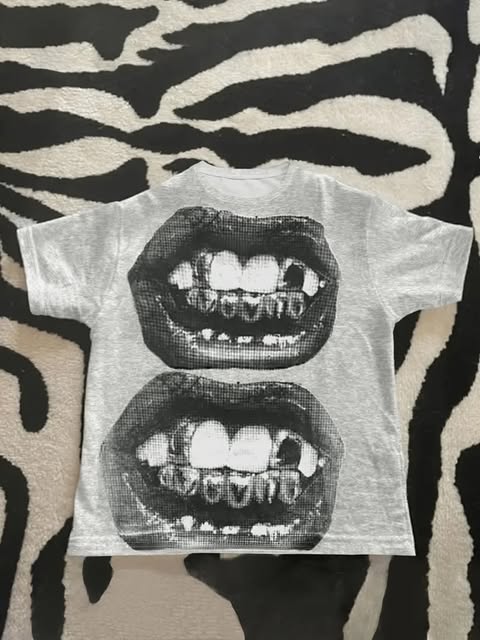 Y2K Lips Tee