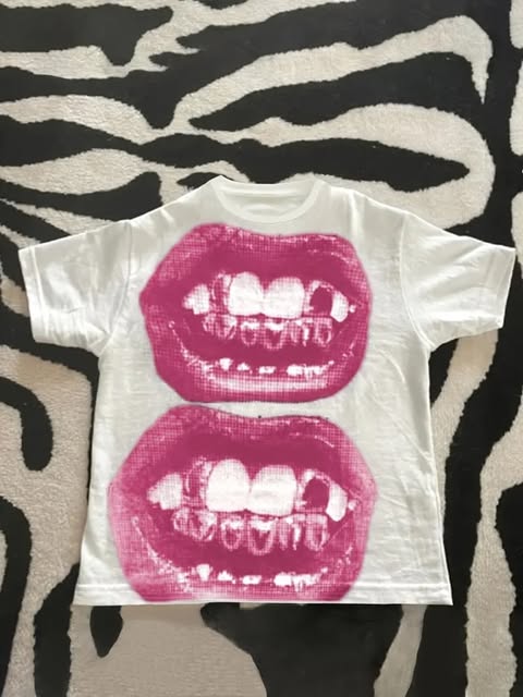 Y2K Lips Tee